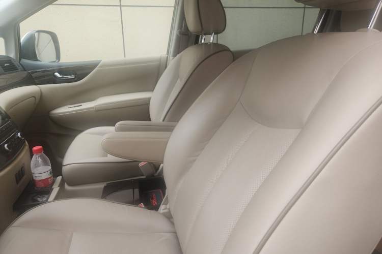 Used Nissan Quest 2015 3.5L SL Left Front Seat