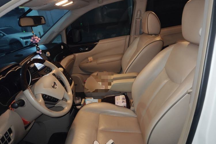 Used Nissan Quest 2015 3.5L SL Left Front Seat