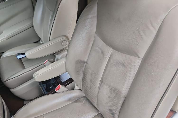 Used Nissan Quest 2015 3.5L SL Left Front Seat