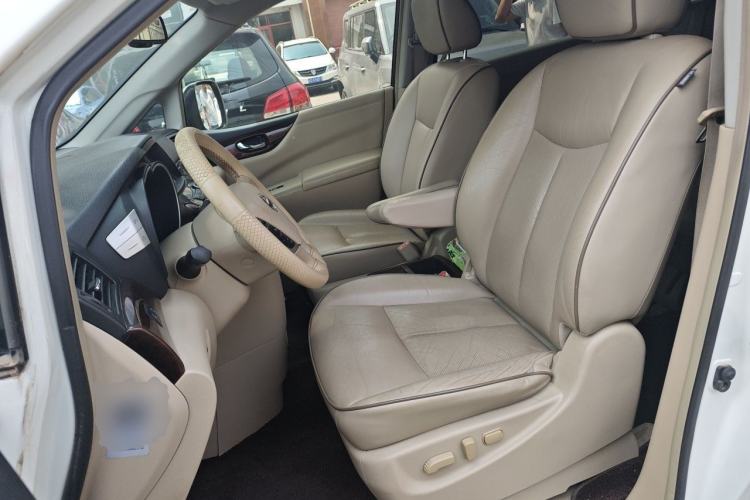 Used Nissan Quest 2015 3.5L SL Left Front Seat