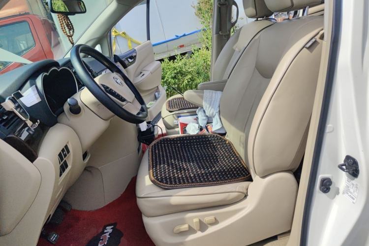 Used Nissan Quest 2015 3.5L SL Left Front Seat