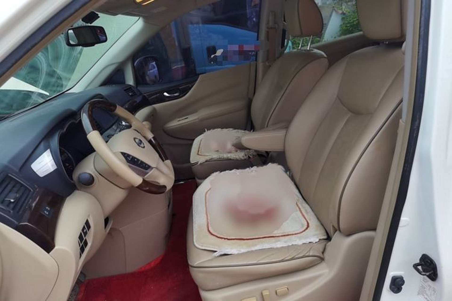 Used Nissan Quest 2015 3.5L SL Left Front Seat