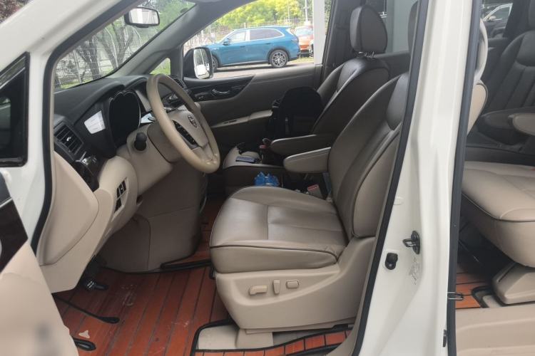 Used Nissan Quest 2015 3.5L SL Left Front Seat