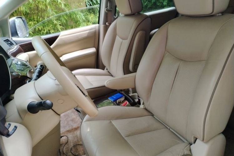Used Nissan Quest 2015 3.5L SL Left Front Seat