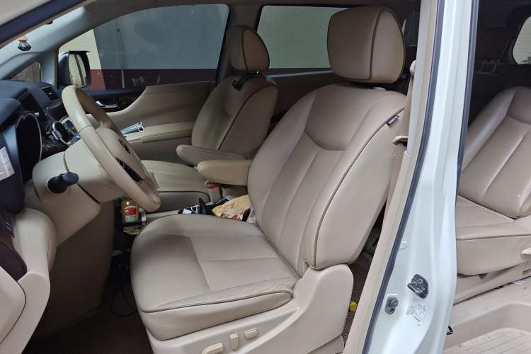 Used Nissan Quest 2015 3.5L SL Left Front Seat
