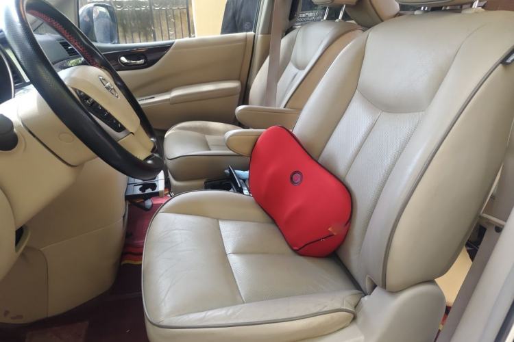 Used Nissan Quest 2015 3.5L SL Left Front Seat