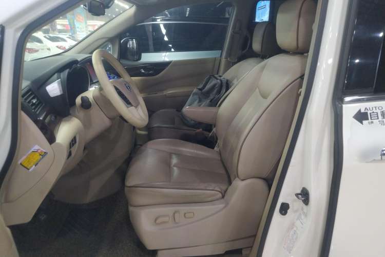 Used Nissan Quest 2015 3.5L SL Left Front Seat