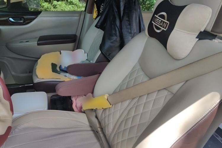 Used Nissan Quest 2015 3.5L SL Left Front Seat
