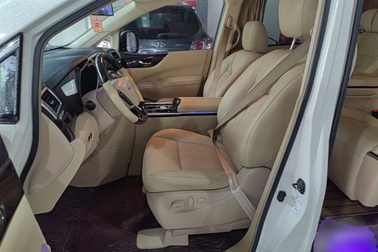 Used Nissan Quest 2015 3.5L SL Left Front Seat