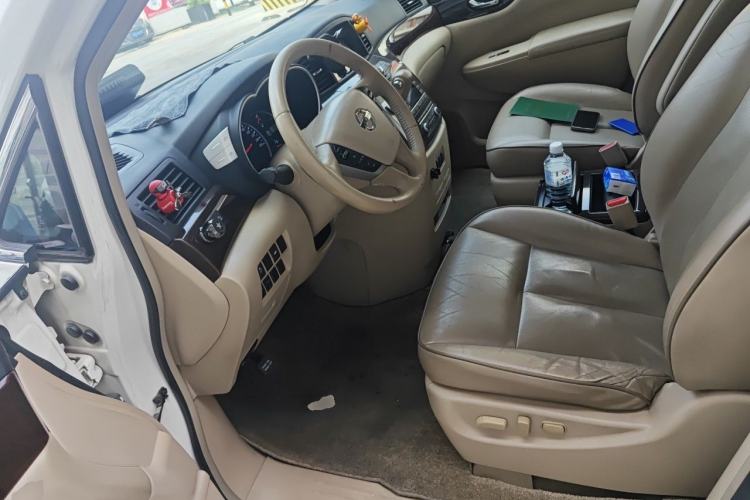 Used Nissan Quest 2015 3.5L SL Left Front Seat
