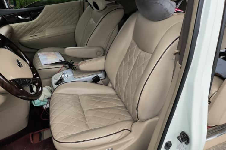 Used Nissan Quest 2015 3.5L SL Left Front Seat