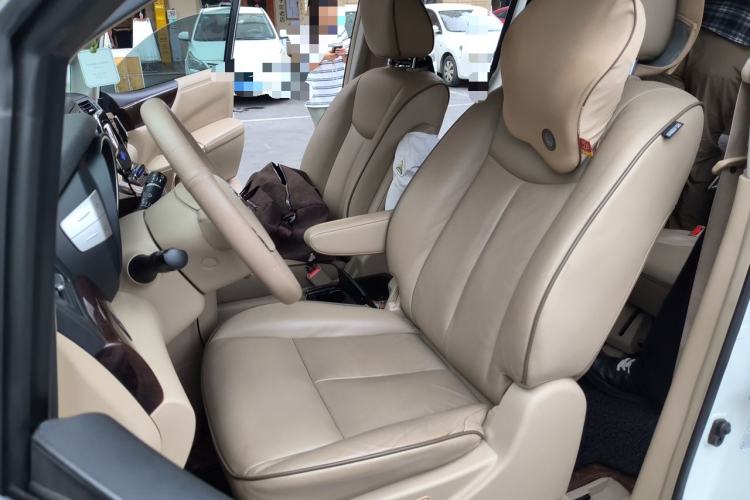 Used Nissan Quest 2015 3.5L SL Left Front Seat