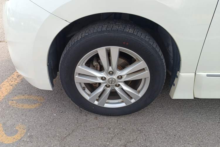 Used Nissan Quest 2015 3.5L SL Left Front Wheel Hub