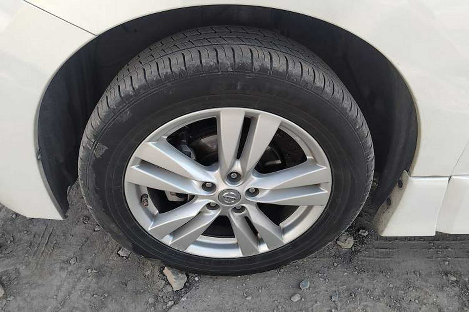 Used Nissan Quest 2015 3.5L SL Left Front Wheel Hub