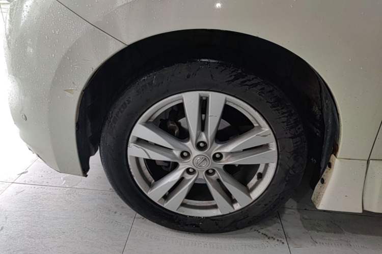 Used Nissan Quest 2015 3.5L SL Left Front Wheel Hub