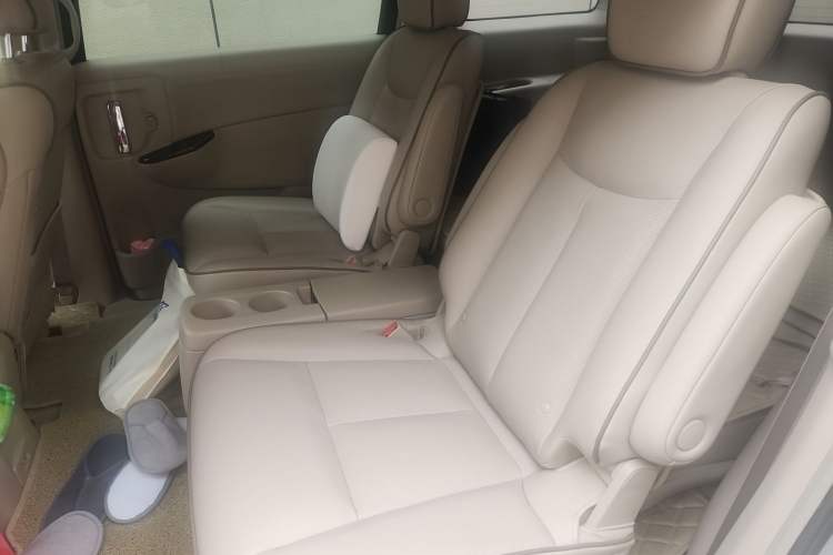 Used Nissan Quest 2015 3.5L SL Left Rear Seat