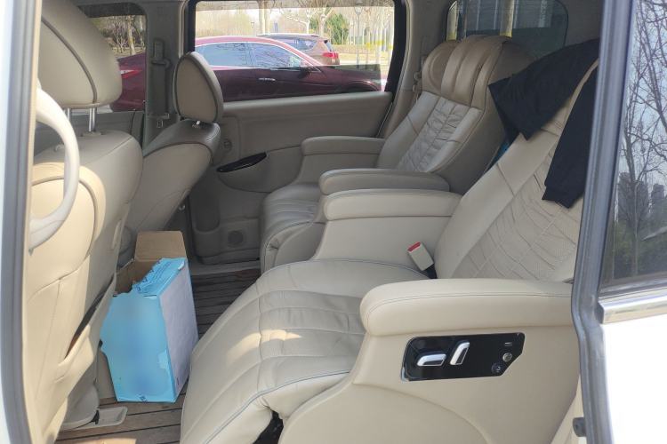 Used Nissan Quest 2015 3.5L SL Left Rear Seat