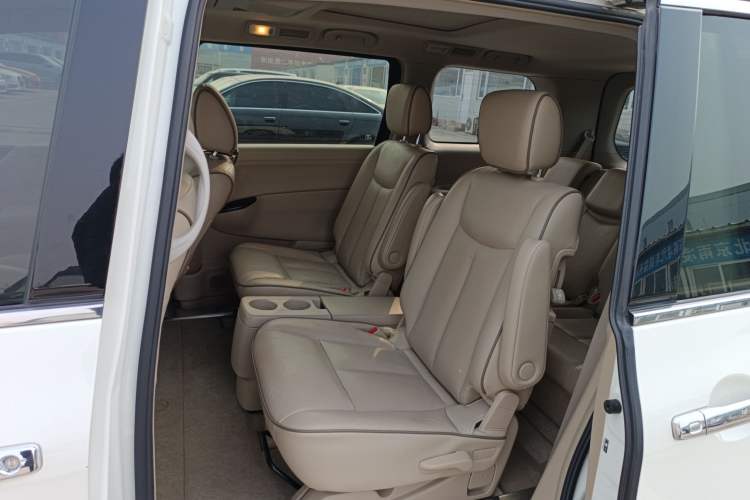 Used Nissan Quest 2015 3.5L SL Left Rear Seat
