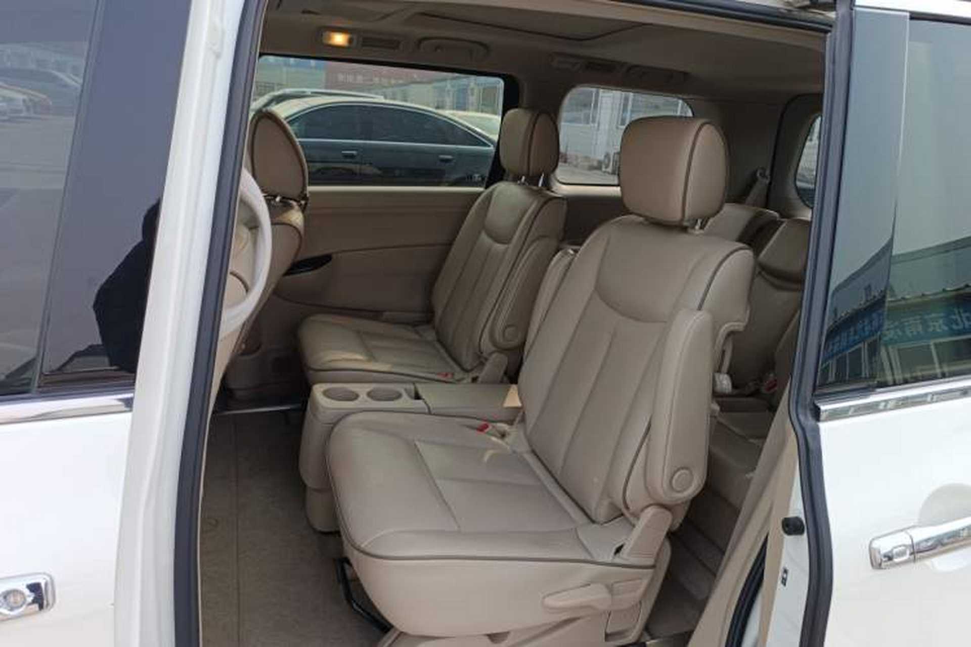 Used Nissan Quest 2015 3.5L SL Left Rear Seat