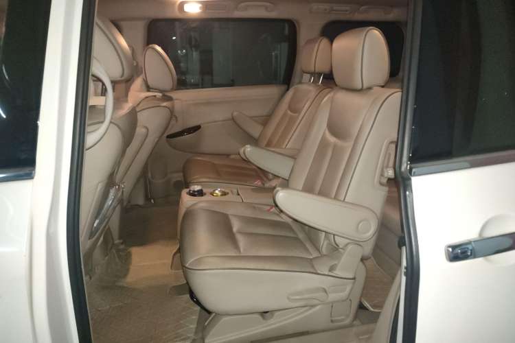 Used Nissan Quest 2015 3.5L SL Left Rear Seat
