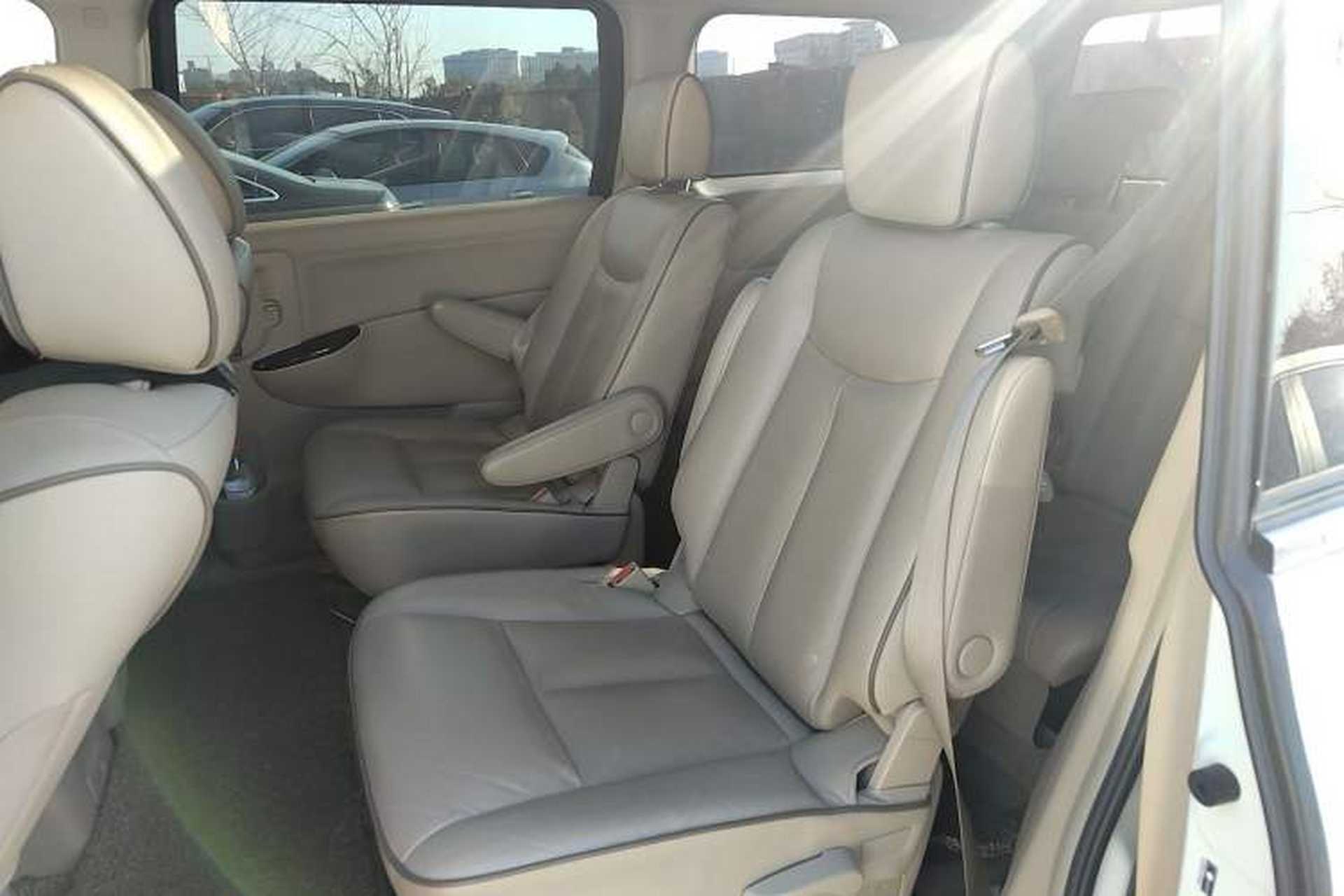 Used Nissan Quest 2015 3.5L SL Left Rear Seat