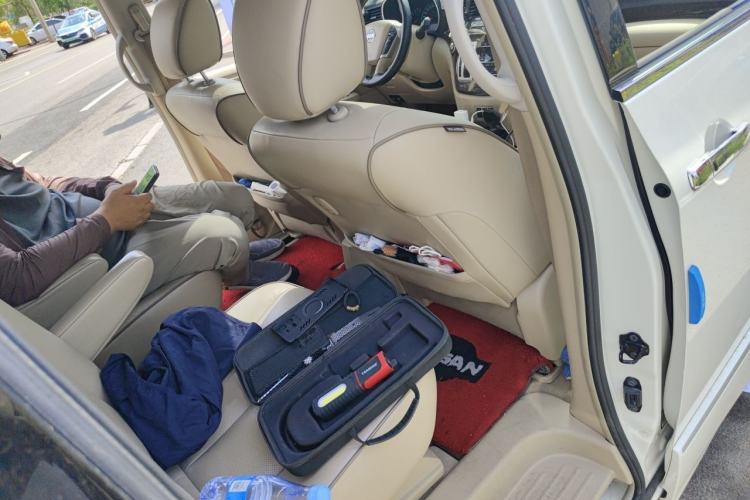 Used Nissan Quest 2015 3.5L SL Left Rear Seat