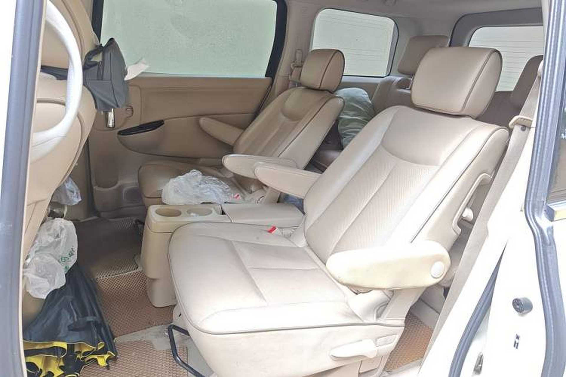 Used Nissan Quest 2015 3.5L SL Left Rear Seat