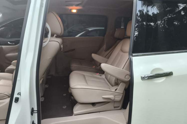 Used Nissan Quest 2015 3.5L SL Left Rear Seat