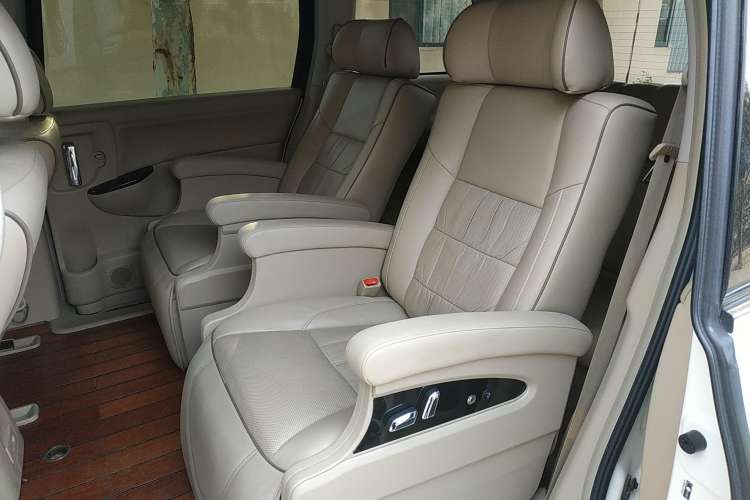 Used Nissan Quest 2015 3.5L SL Left Rear Seat