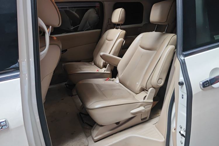 Used Nissan Quest 2015 3.5L SL Left Rear Seat