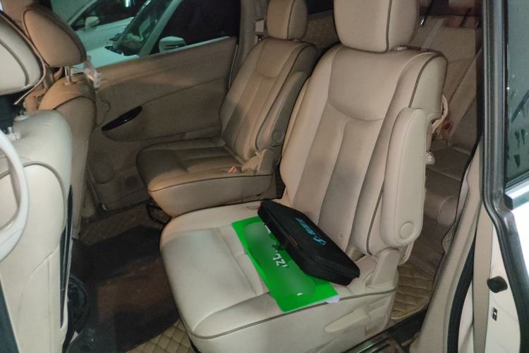 Used Nissan Quest 2015 3.5L SL Left Rear Seat