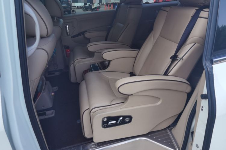 Used Nissan Quest 2015 3.5L SL Left Rear Seat