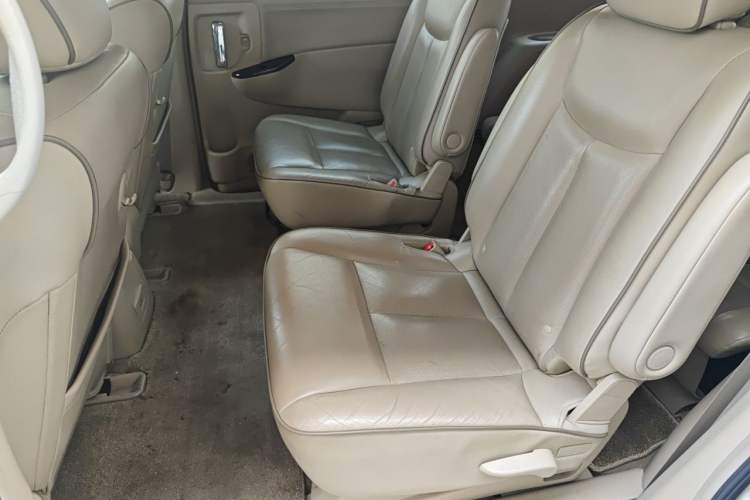 Used Nissan Quest 2015 3.5L SL Left Rear Seat