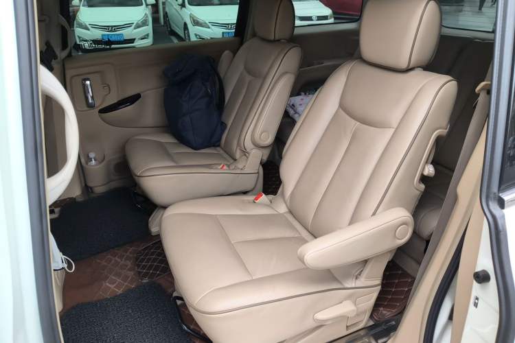 Used Nissan Quest 2015 3.5L SL Left Rear Seat