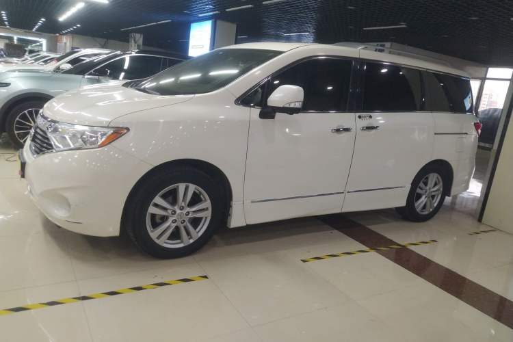 Used Nissan Quest 2015 3.5L SL Left Side