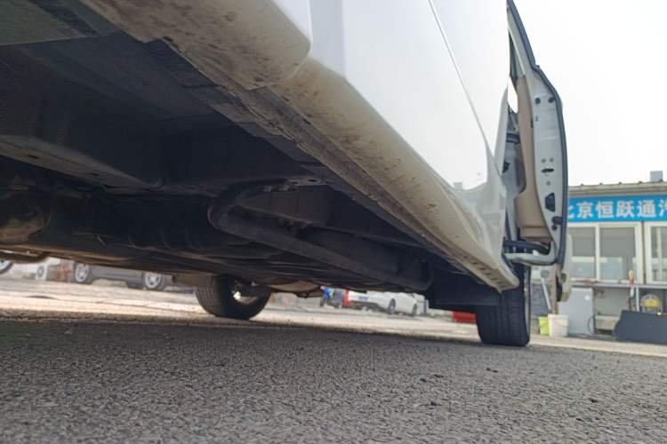 Used Nissan Quest 2015 3.5L SL Left Side Sill