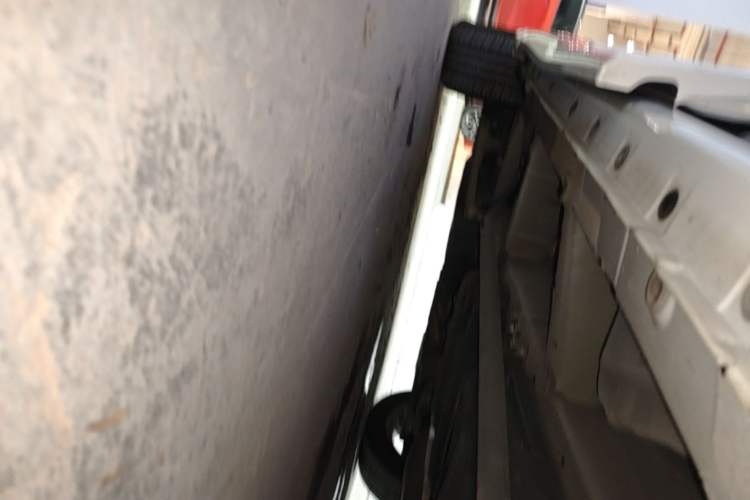 Used Nissan Quest 2015 3.5L SL Left Side Sill