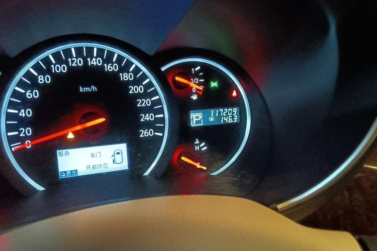 Used Nissan Quest 2015 3.5L SL Odometer Close Up