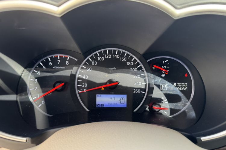 Used Nissan Quest 2015 3.5L SL Odometer Close Up