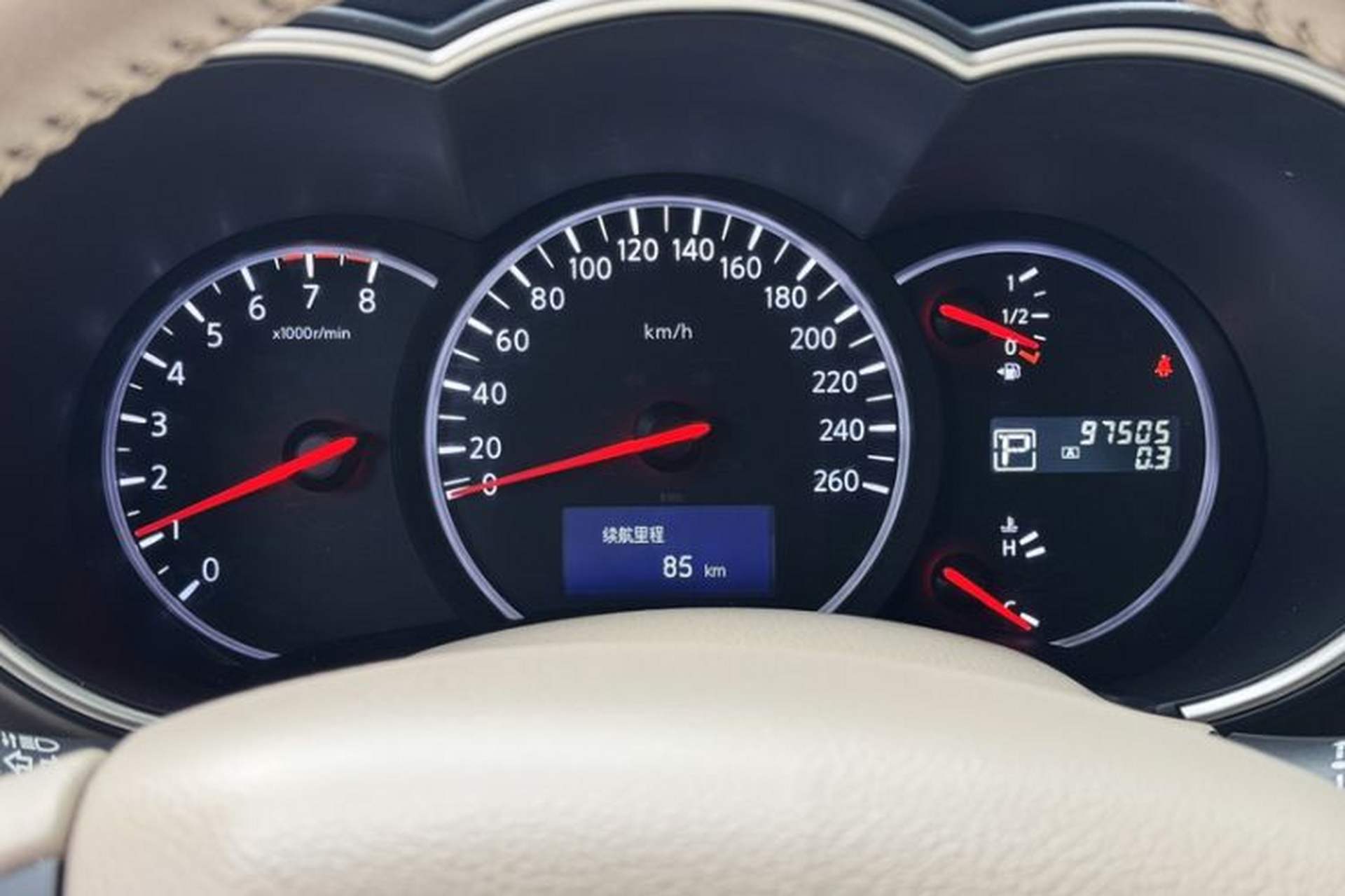 Used Nissan Quest 2015 3.5L SL Odometer Close Up