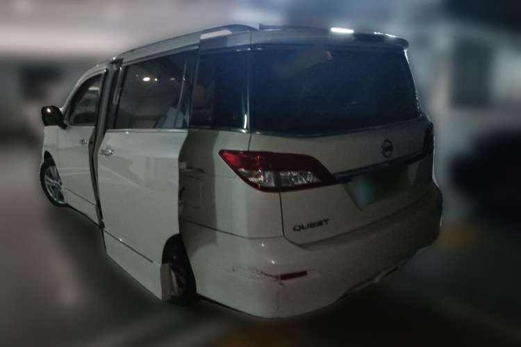 Used Nissan Quest 2015 3.5L SL Rear Left 45 Deg