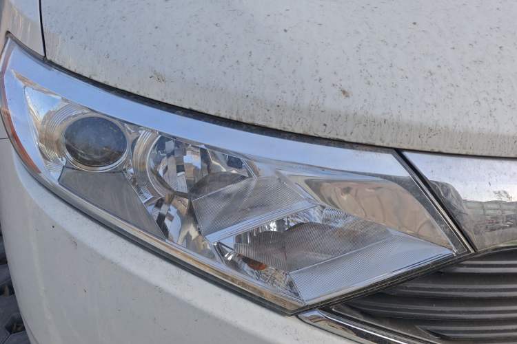 Used Nissan Quest 2015 3.5L SL Right Front Headlight