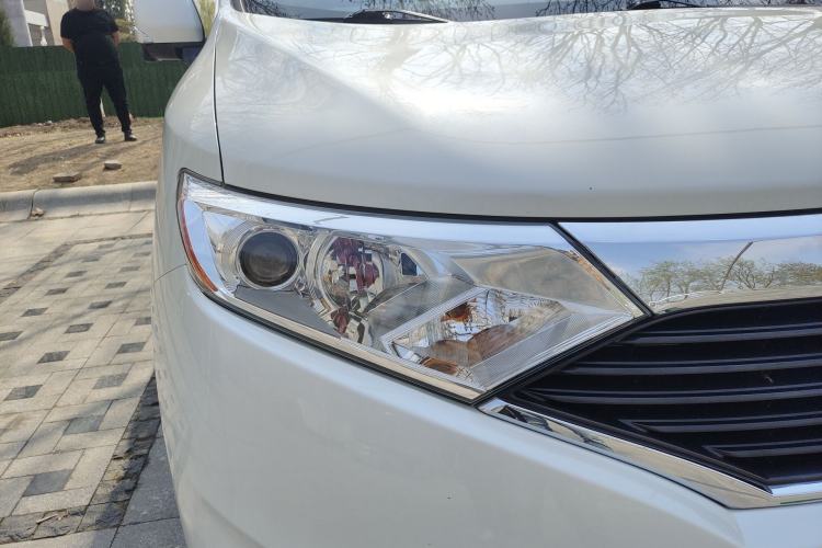 Used Nissan Quest 2015 3.5L SL Right Front Headlight