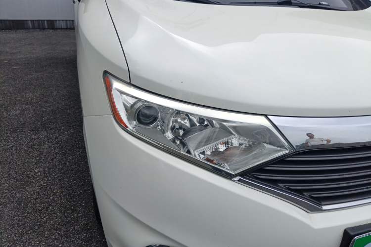 Used Nissan Quest 2015 3.5L SL Right Front Headlight