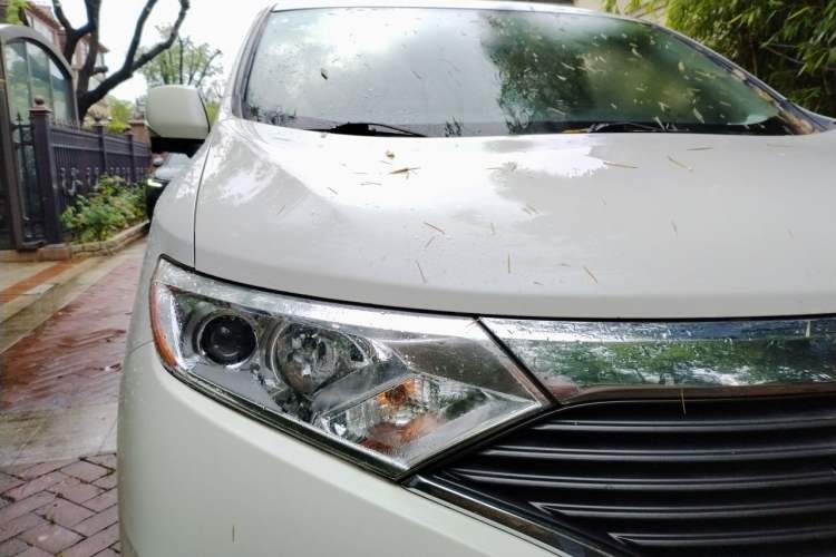Used Nissan Quest 2015 3.5L SL Right Front Headlight