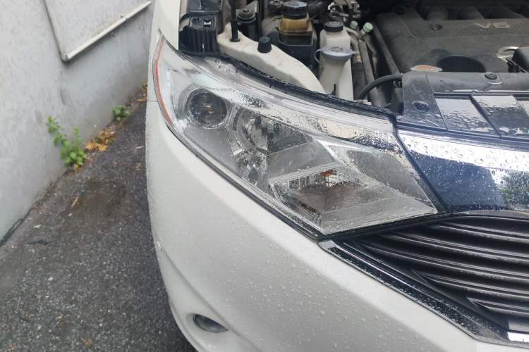 Used Nissan Quest 2015 3.5L SL Right Front Headlight