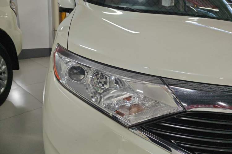 Used Nissan Quest 2015 3.5L SL Right Front Headlight