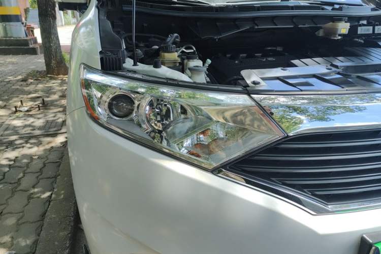 Used Nissan Quest 2015 3.5L SL Right Front Headlight