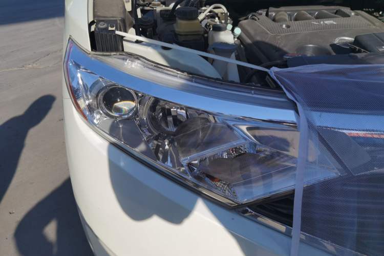 Used Nissan Quest 2015 3.5L SL Right Front Headlight