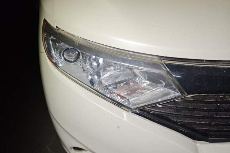 Used Nissan Quest 2015 3.5L SL Right Front Headlight